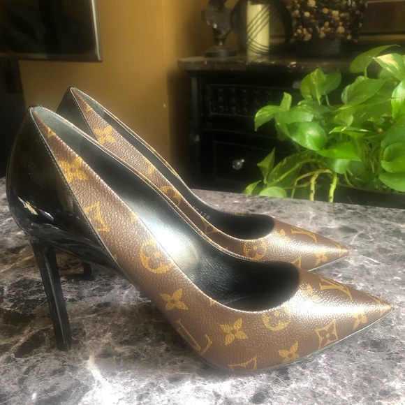Louis Vuitton Monogram Heels - Picture 2 of 6